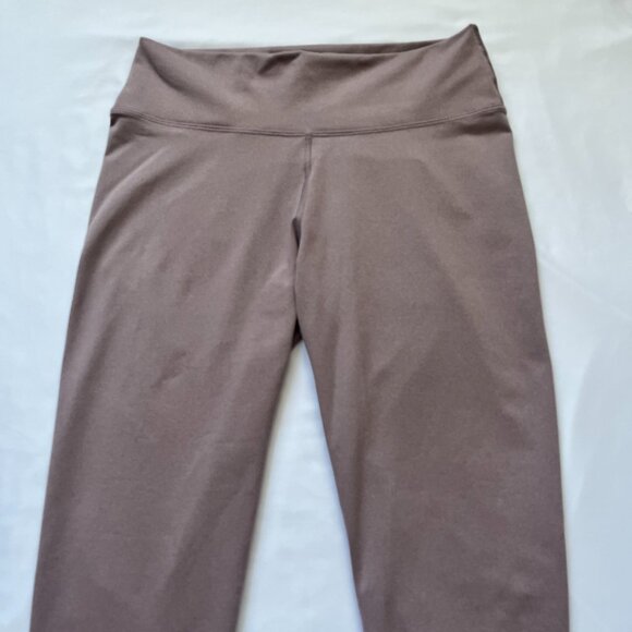 Fabletics High Waisted Leggings Desert Shadows Women’s Size Large - Picture 3 of 7